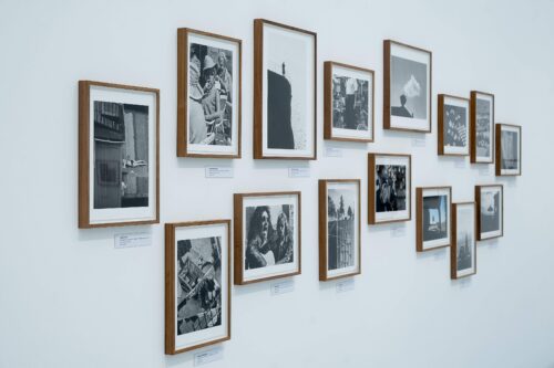 Ausstellungsansicht, Jacques Henri Lartigue & André Kertesz. Un pas de côte / Ein Schritt zur Seite, BLMK Cottbus, 2023 © Ministère de la Culture, MPP, Foto: Bernd Schönberger