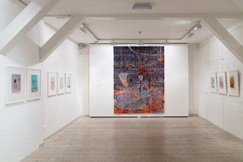 Ausstellungansicht, Kata Unger. CATCH-22. Das große Ganze und ich, BLMK Frankfurt (Oder), 2024, Foto: Bernd Schönberger