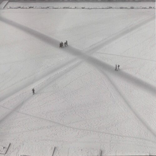 Rudolf Hartmetz, Brunnenplatz, 1985, Silbergelatineabzug © Rudolf Hartmetz