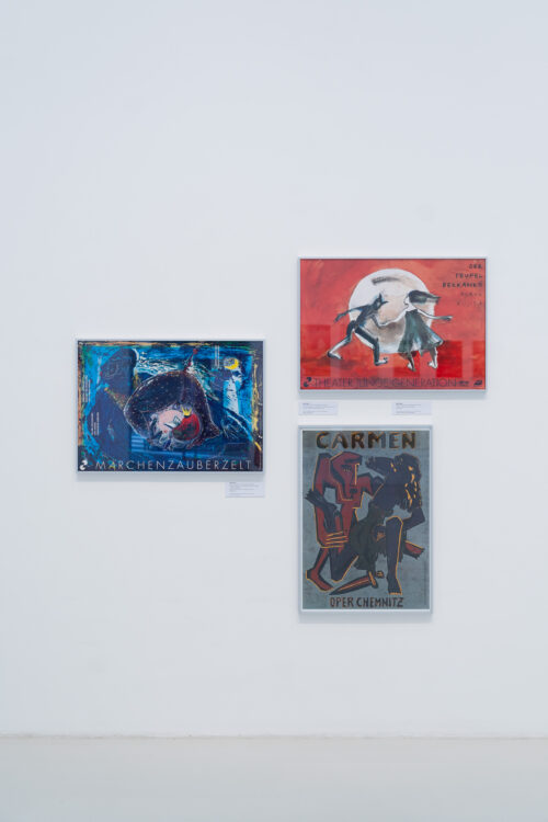 Ausstellungsansicht, Sammlungseinsichten. Plakate ostdeutscher Grafikerinnen, BLMK Cottbus, 2024, Foto: Bernd Schönberger