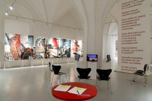 Ausstellungsansicht, GroßARTig. Bilder und Skulpturen aus der Sammlung im Großformat, BLMK Frankfurt (Oder), 2024, Foto: Bernd Schönberger