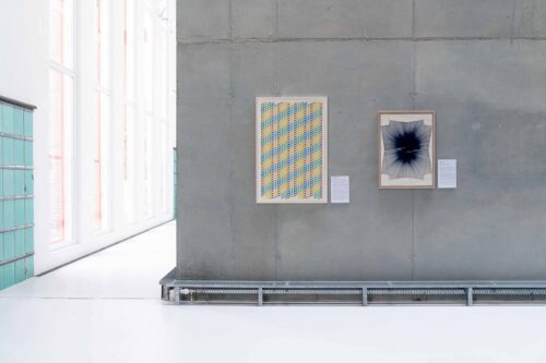 Ausstellungsansicht, Berlin siebdruckt: Hubert Riedel und ZWÖLF, BLMK Cottbus, 2024, Foto: Bernd Schönberger