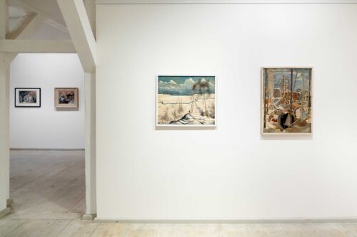 Ausstellungsansicht, Ein kristallner Tag. Winterbilder von Schneeweiß bis Nebelgrau, BLMK Frankfurt (Oder), 2024, Foto: Bernd Schönberger