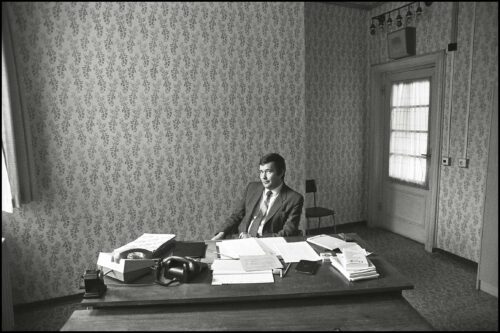 Anselm Graubner, Bernd Hechler, Staatsbank der DDR, März 1990, Fine Art Print © Anselm Graubner