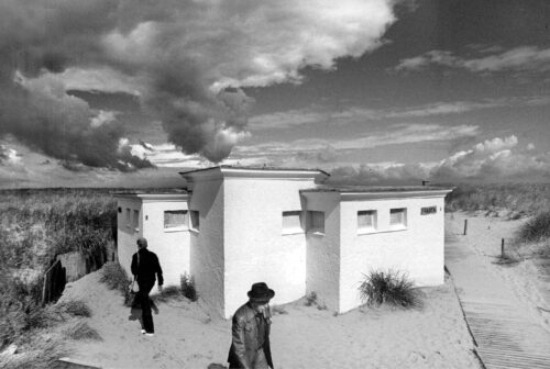 Siegfried Wittenburg, Toilettenhäuschen Warnemünde, 1987, Fine Art Print © Siegfried Wittenburg