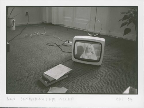 Ulrich Wüst, Berlin 1984, aus: Notizen, 1984-1986, Silbergelatineabzug © Ulrich Wüst