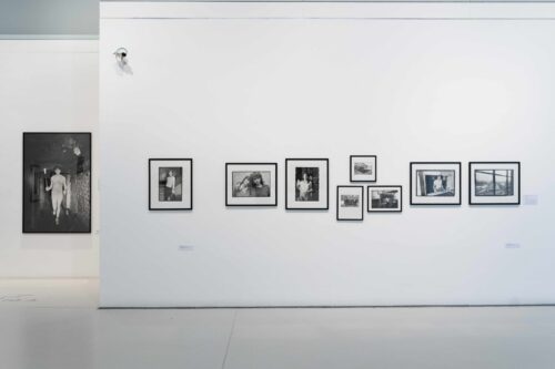 Ausstellungsansicht, An den Rändern taumelt das Glück. Die späte DDR in der Fotografie, BLMK Cottbus, 2025, Foto: Bernd Schönberger