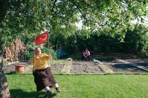 Emine Akbaba, aus: Ein Stück Heimat, 2011-2017, C-Print © Emine Akbaba