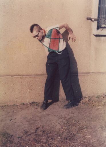 Daniel Sambo-Richter, Im Staub., o. J., Foto: Archiv Daniel Sambo-Richter
