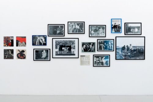 Ausstellungsansicht, Gegen den Strich oder die getanzte Wut. Punk/Rock in der späten DDR, BLMK Cottbus, 2025, Foto: Bernd Schönberger