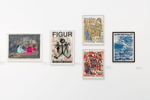 Ausstellungsansicht, Sendung aus dem Gegen-Raum. Mail Art, Plakate und Faltrollos alternativer DDR-Kunstszenen, BLMK Cottbus, 2025, Foto: Bernd Schönberger