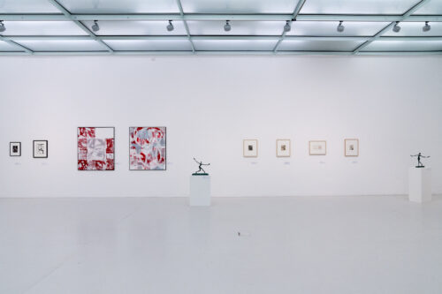 Ausstellungsansicht, Über Schatten Springen. Die Tänzerin Fine Kwiatkowski, BLMK Cottbus, 2025, Foto: Bernd Schönberger