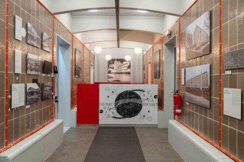 Ausstellungsansicht, Kaleidoskop Stadtpromenade. Zeitreise durch die bewegte Geschichte eines Stadtzentrums, BLMK Cottbus, 2025, Foto: Bernd Schönberger