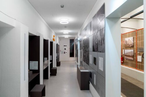 Ausstellungsansicht, Kaleidoskop Stadtpromenade. Zeitreise durch die bewegte Geschichte eines Stadtzentrums, BLMK Cottbus, 2025, Foto: Bernd Schönberger