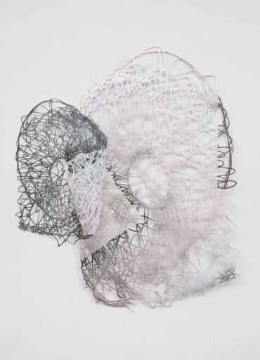 Gabriele Basch, zwei, 2015, Lack auf Papierschnitt © VG Bild-Kunst, Bonn 2026, Foto: Marcus Schneider